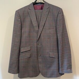 Men’s suit English Laundry 42L grey w/purple plaid single breasted fully lined.